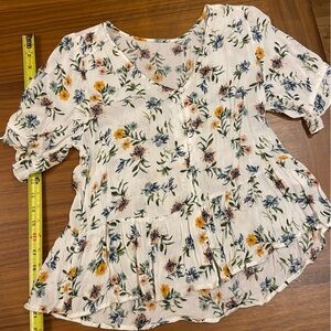 Floral flouncey blouse size Small
